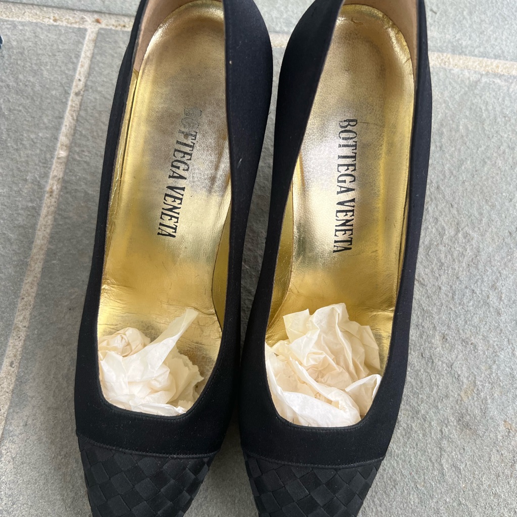 Bottega Veneta Vintage Black Woven Pumps (Size 37)
